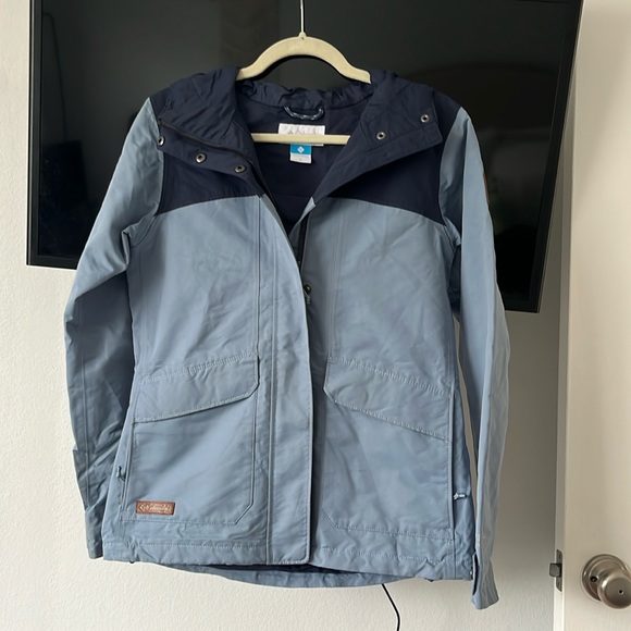Columbia Women’s Two-Tone Blue Rain Jacket - Picture 1 of 3